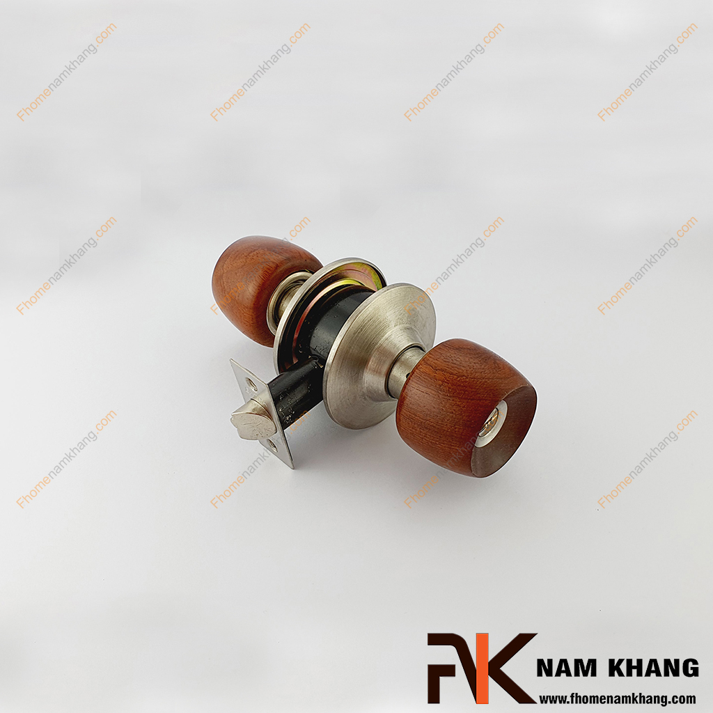 12 mau khoa co cua go dep va ben nhat 2025 fhomenamkhang15