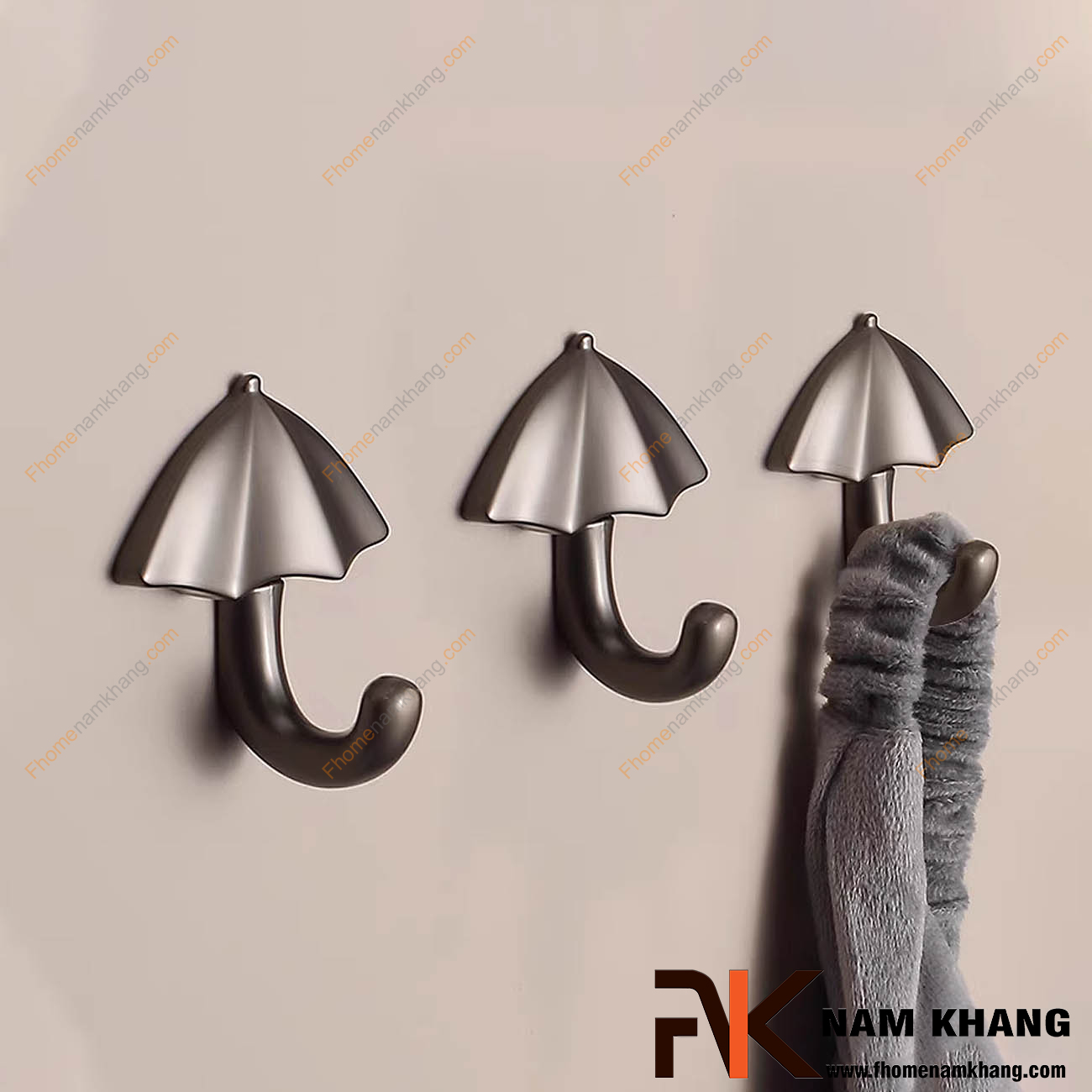 Móc treo đồ là gì? Vì sao móc treo đồ khoan tường vẫn là lựa chọn bền nhất hiện nay