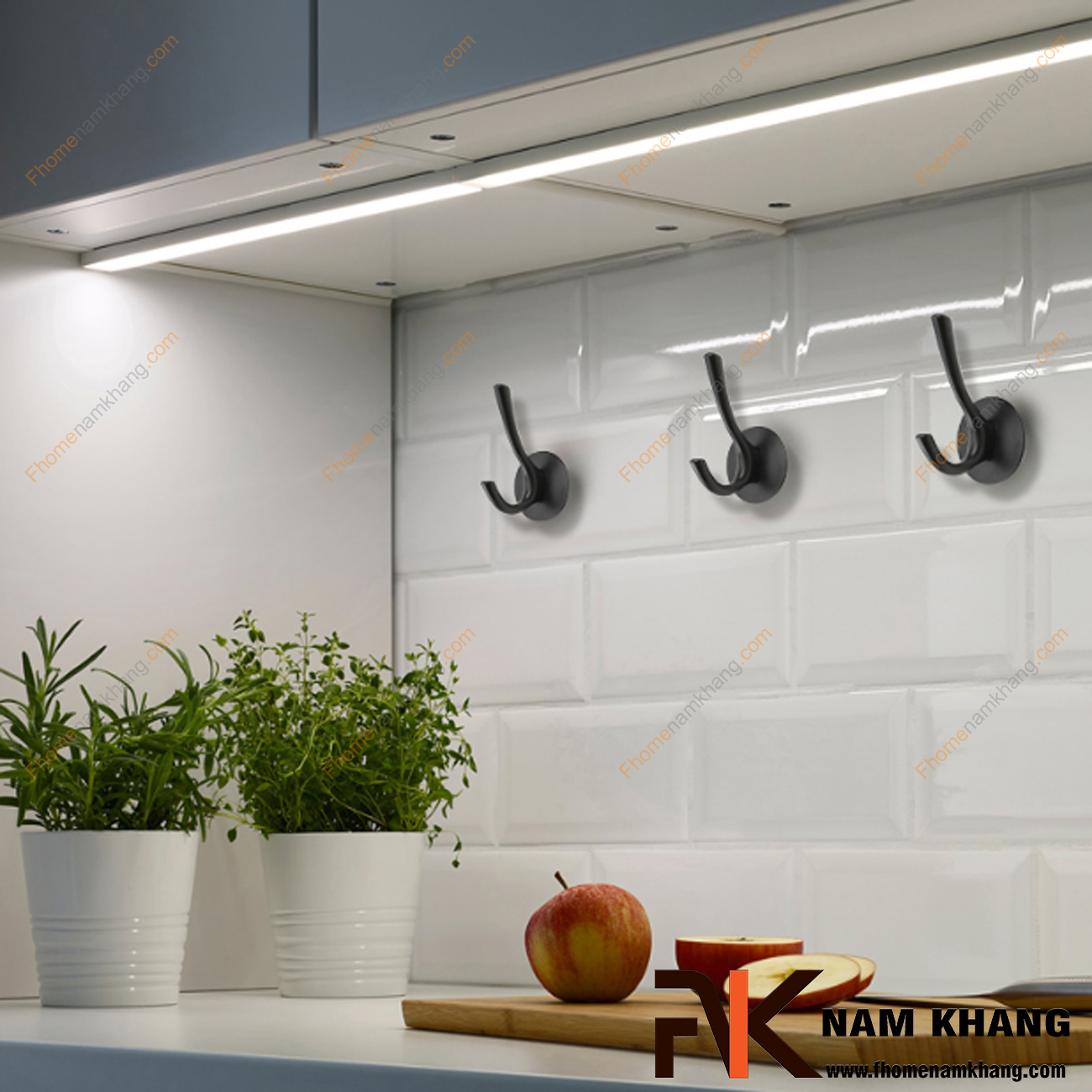 Móc treo đồ là gì? Vì sao móc treo đồ khoan tường vẫn là lựa chọn bền nhất hiện nay