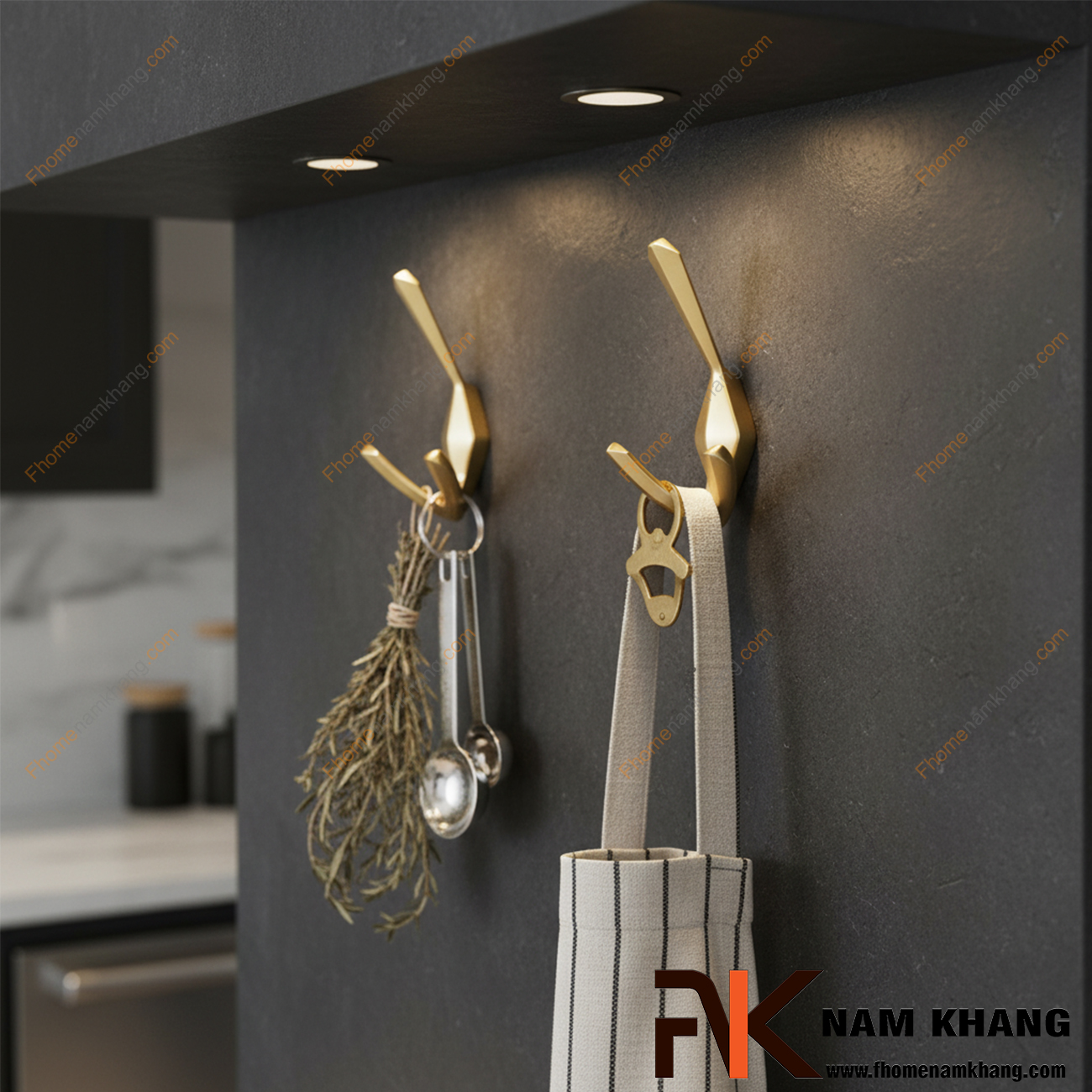 Móc treo sai cách khiến tường bong tróc và mất thẩm mỹ thế nào?