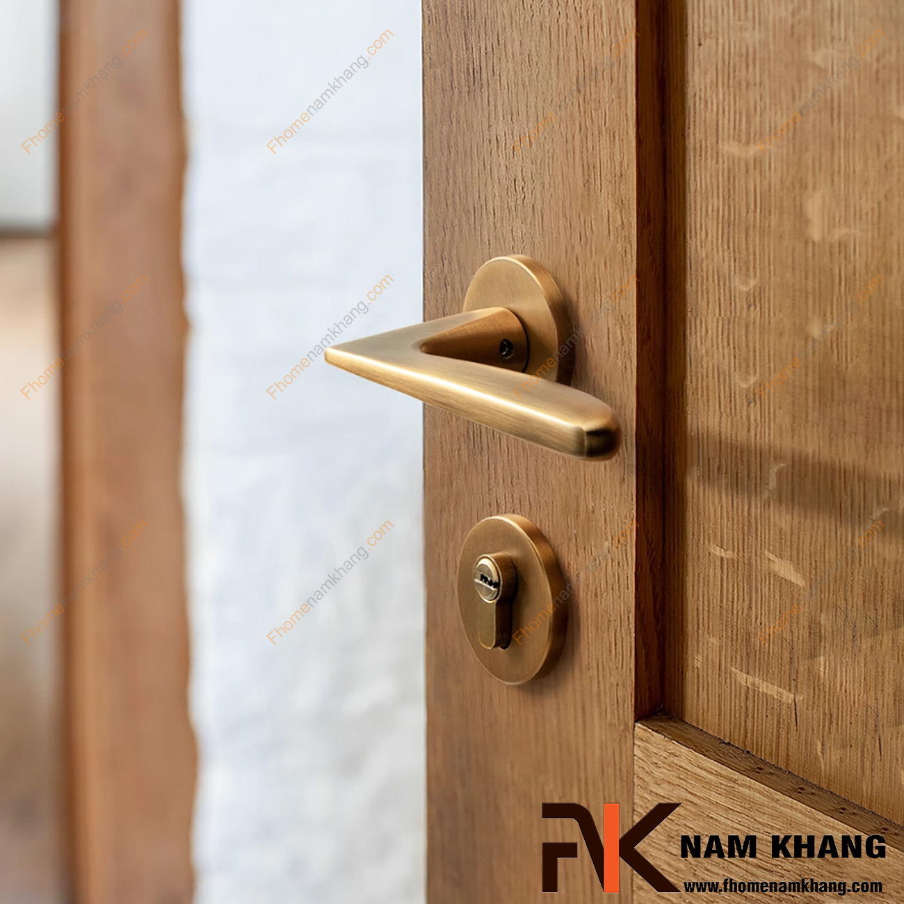 Khóa cửa phòng ngủ phân thể là gì? Có gì khác khóa tay nắm liền?